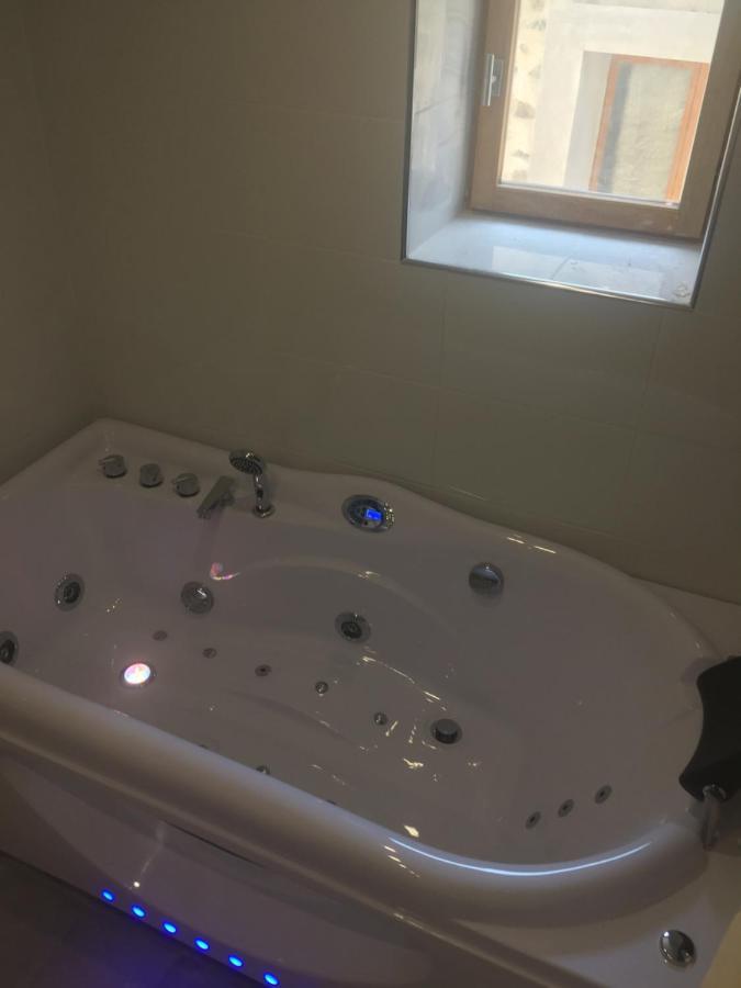 Chambres D'Hotes La Voute Volonne Eksteriør billede